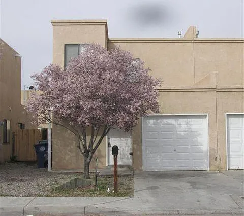 637 Pittard Dr SW — Photo 1