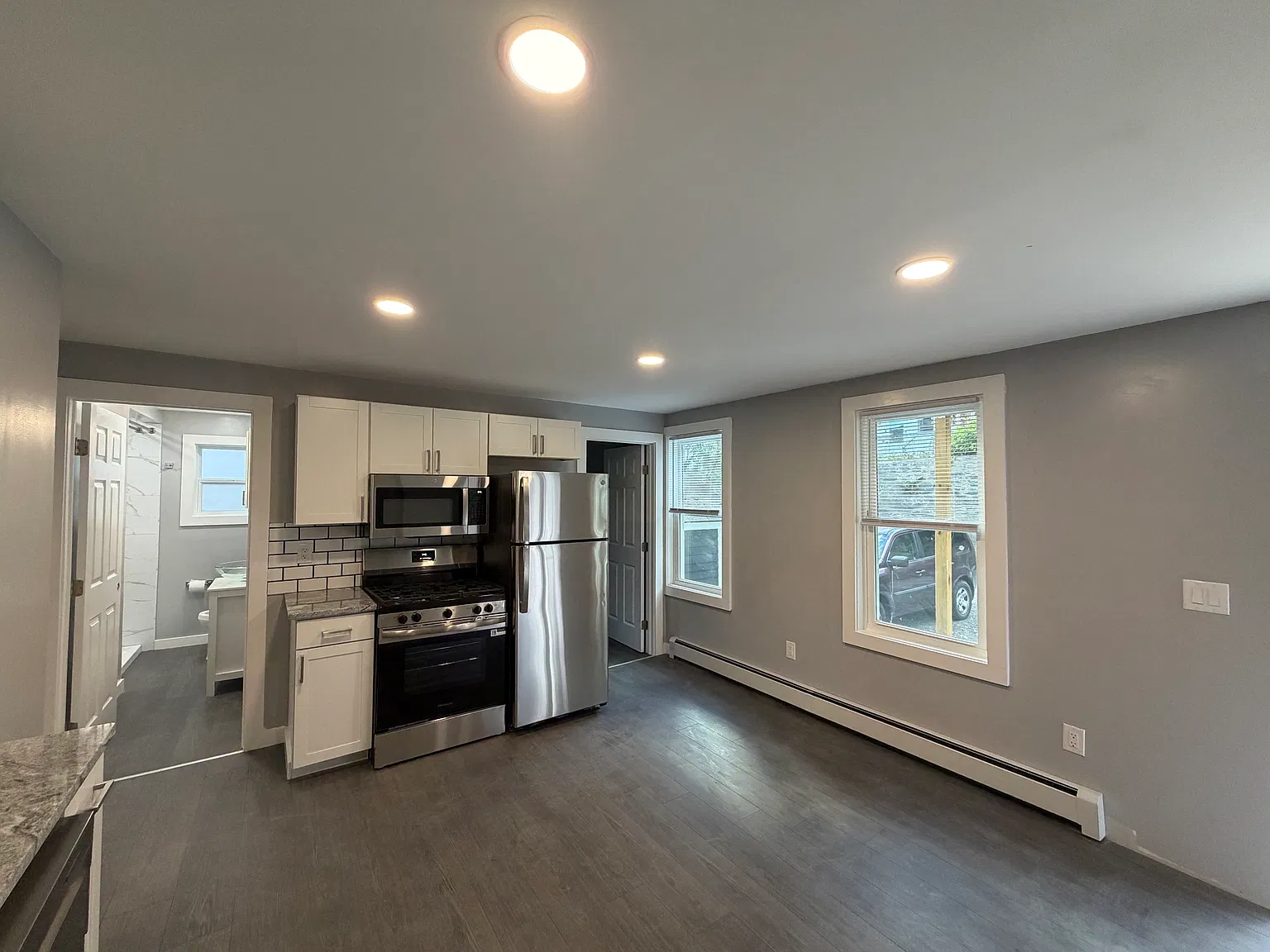 3 bed, 850 sqft, $2,275 — Photo 4