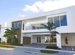 10250 NW 74th Ter, Doral, FL 33178