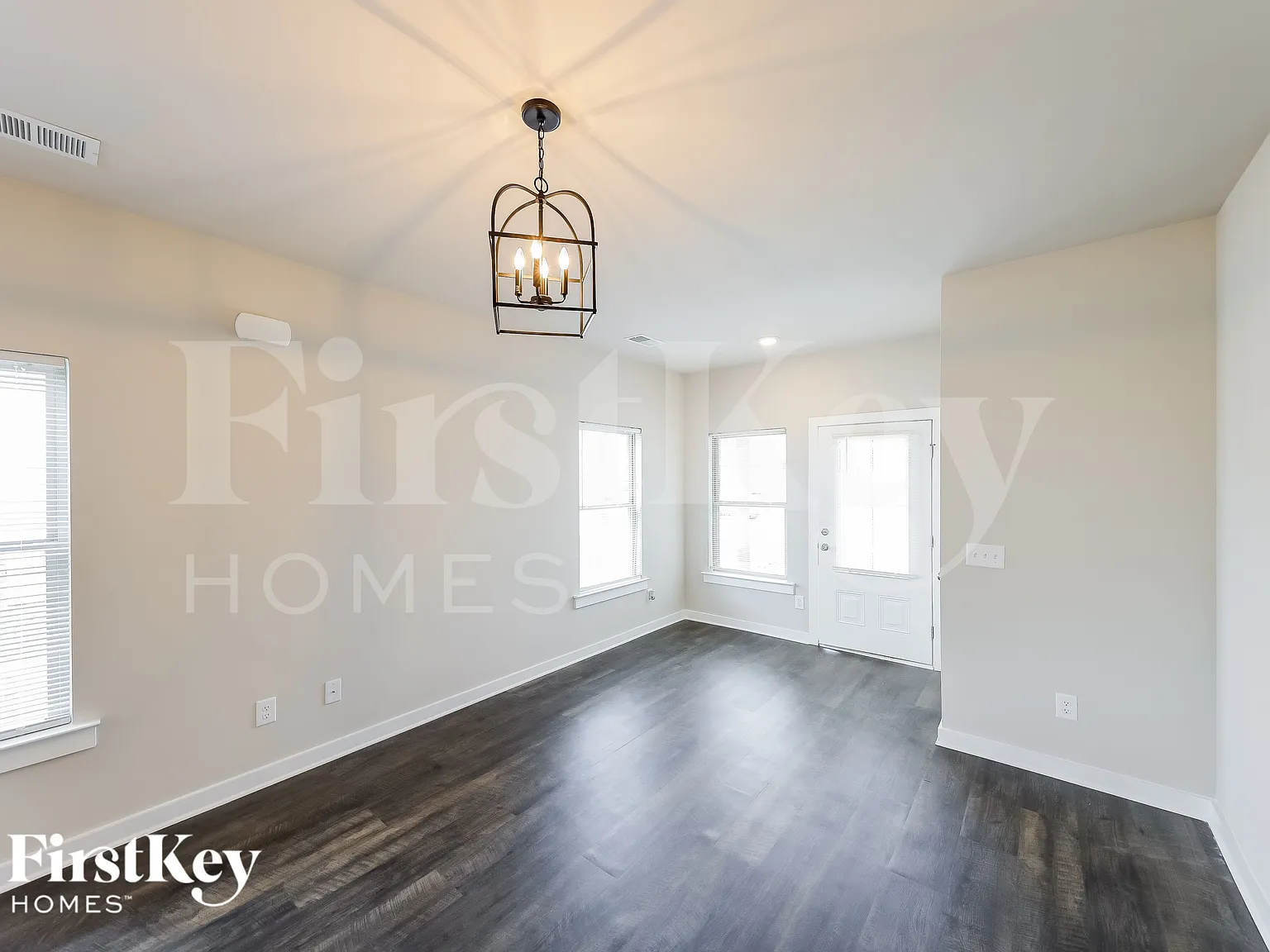 3 bed, 2.0 bath, 1202 sqft, $1,510 — Photo 3