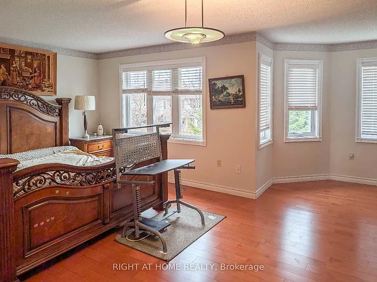 64 Springfield Blvd — Photo 13