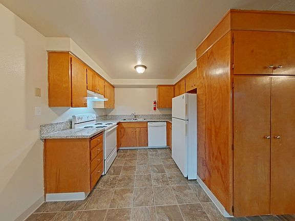 5th image of 2101 NW Grant Ave #8