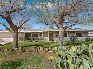 22406 Miramot Rd, Apple Valley, CA 92308