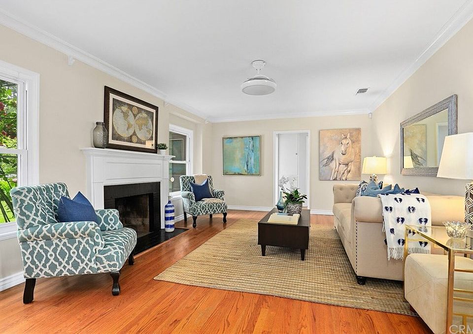 1st image of 3036 Gainsborough Dr