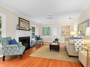 3036 Gainsborough Dr, Pasadena, CA 91107