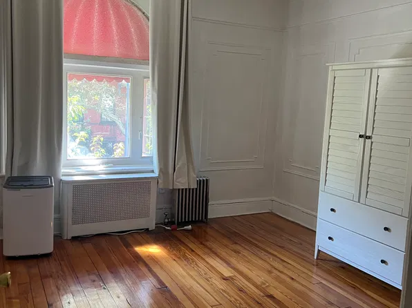 185 15th Street image 1 of 5
