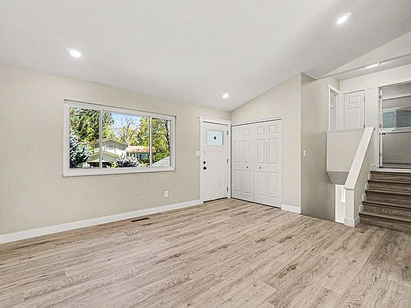 3rd image of 1530 Gloria Ct