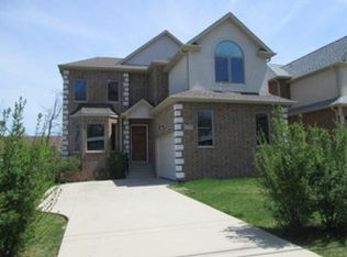 1739 Greenwood Rd, Glenview, IL 60026