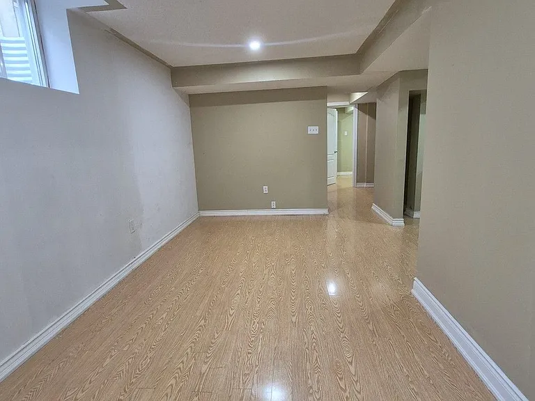 1292 Godwick Dr #LOWER — Photo 7