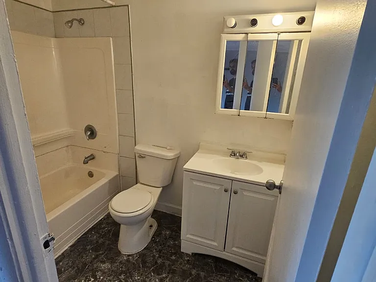 1117 Court G — Photo 15