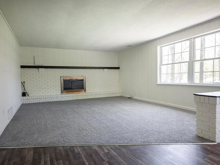 15745 Grace St — Photo 7