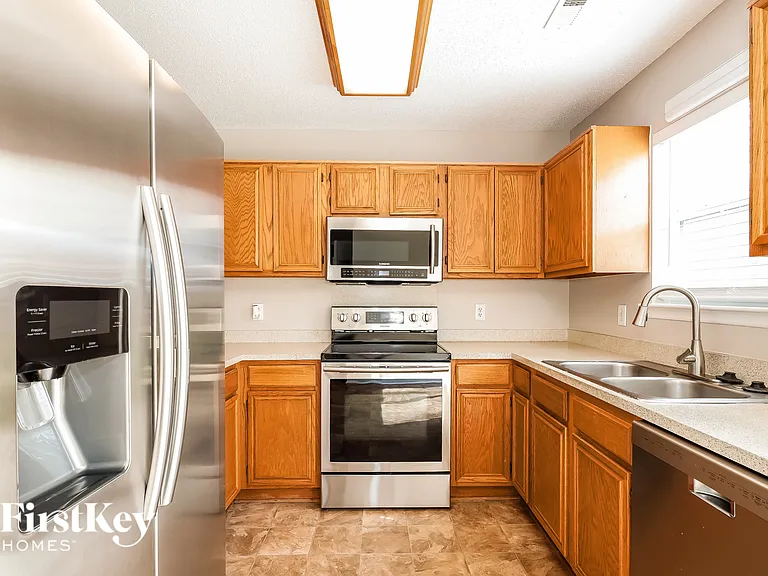 8116 Maxwelton Dr — Photo 6