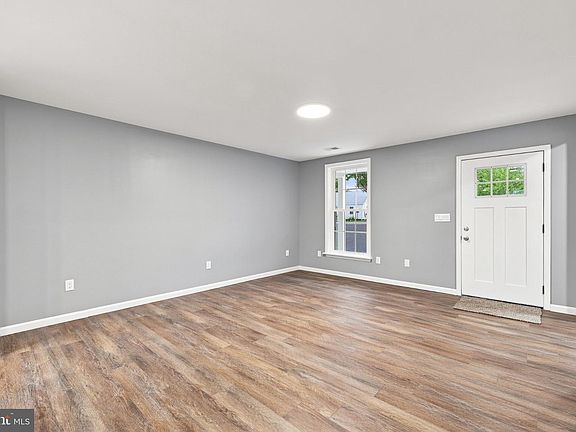 5th image of 312 Brookdale Ave