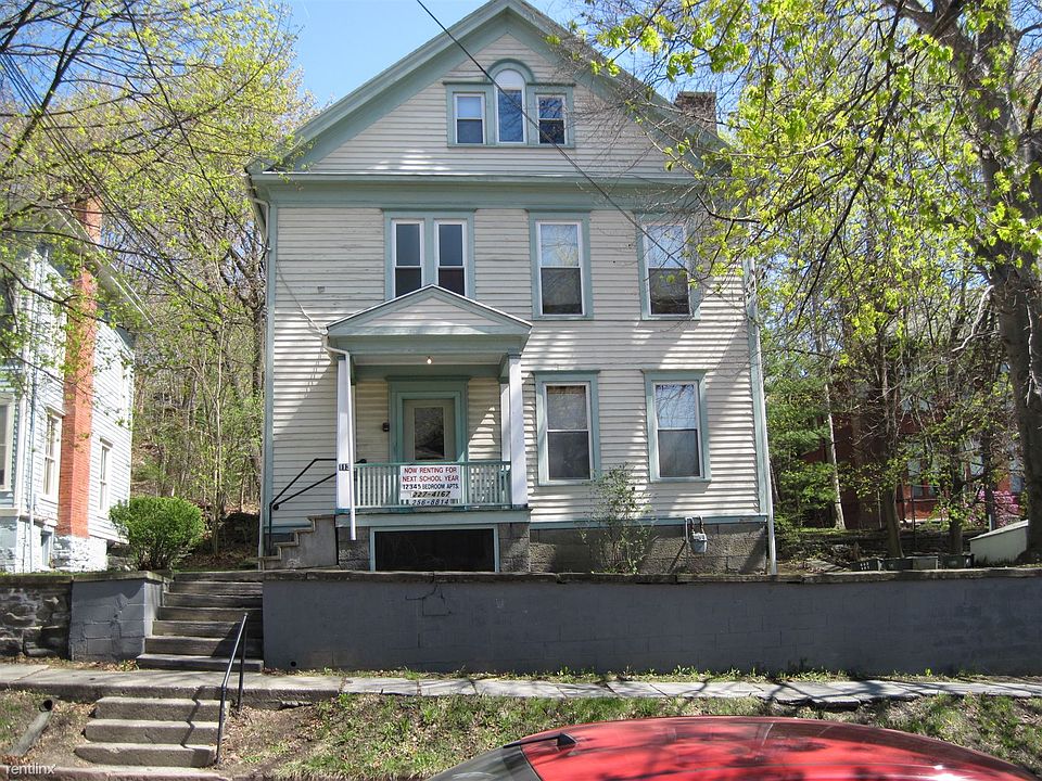 113 Stewart Ave # 4