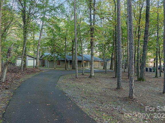 4th image of 15101 Regena Ln