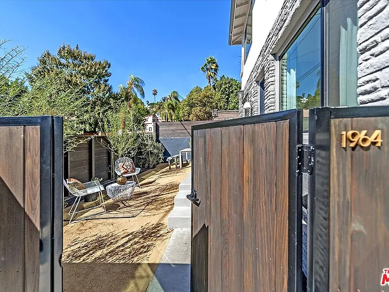 1964 Vista Del Mar St — Photo 2