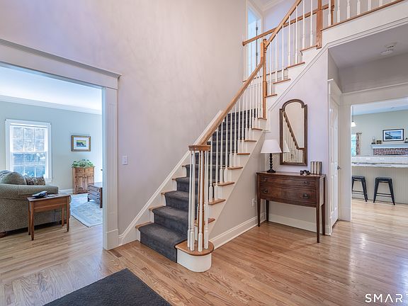 2nd image of 7 Pinnacle Drive