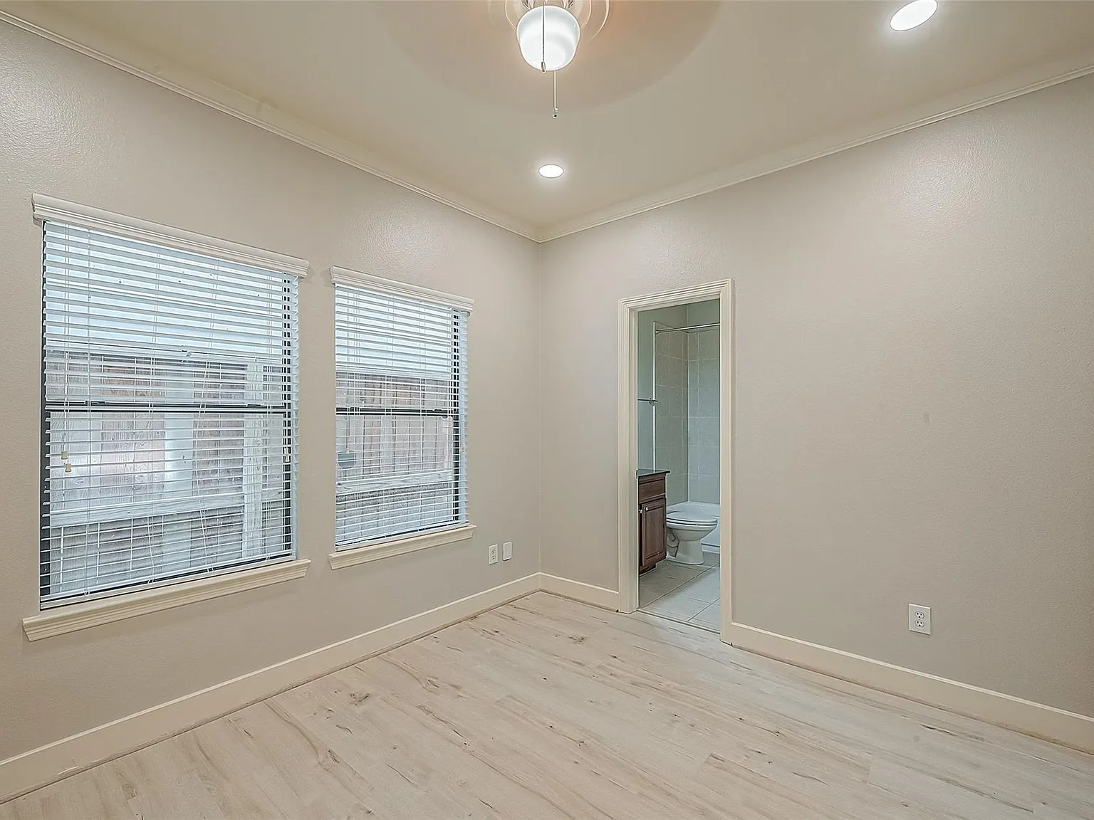 4406 Schuler St — Photo 3