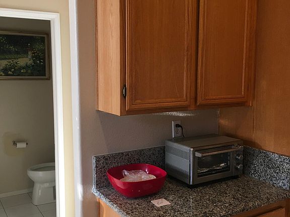 5th image of 9382 Galvin Ave