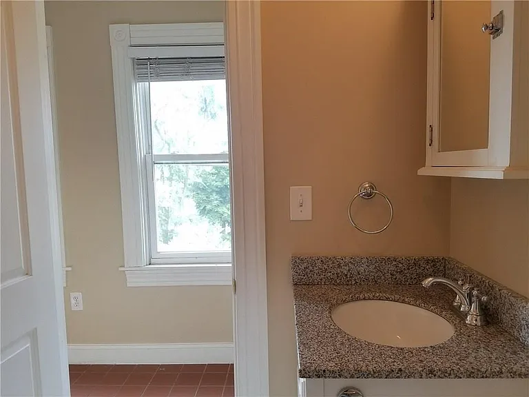 3 Bay View Ave #6 — Photo 29