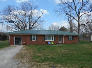 571 W Charlene Dr, Sparta, TN 38583