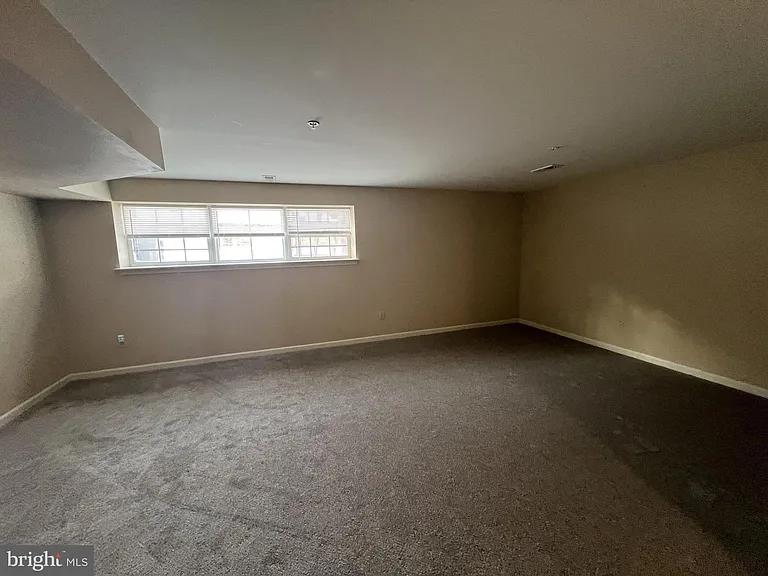 343 Glenn Rose Cir — Photo 13
