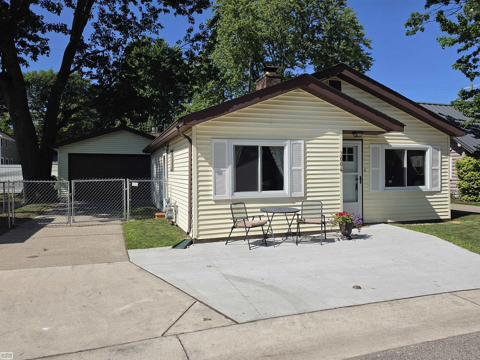 2 bed, 1.0 bath, 808 sqft, $1,500 — Photo 4