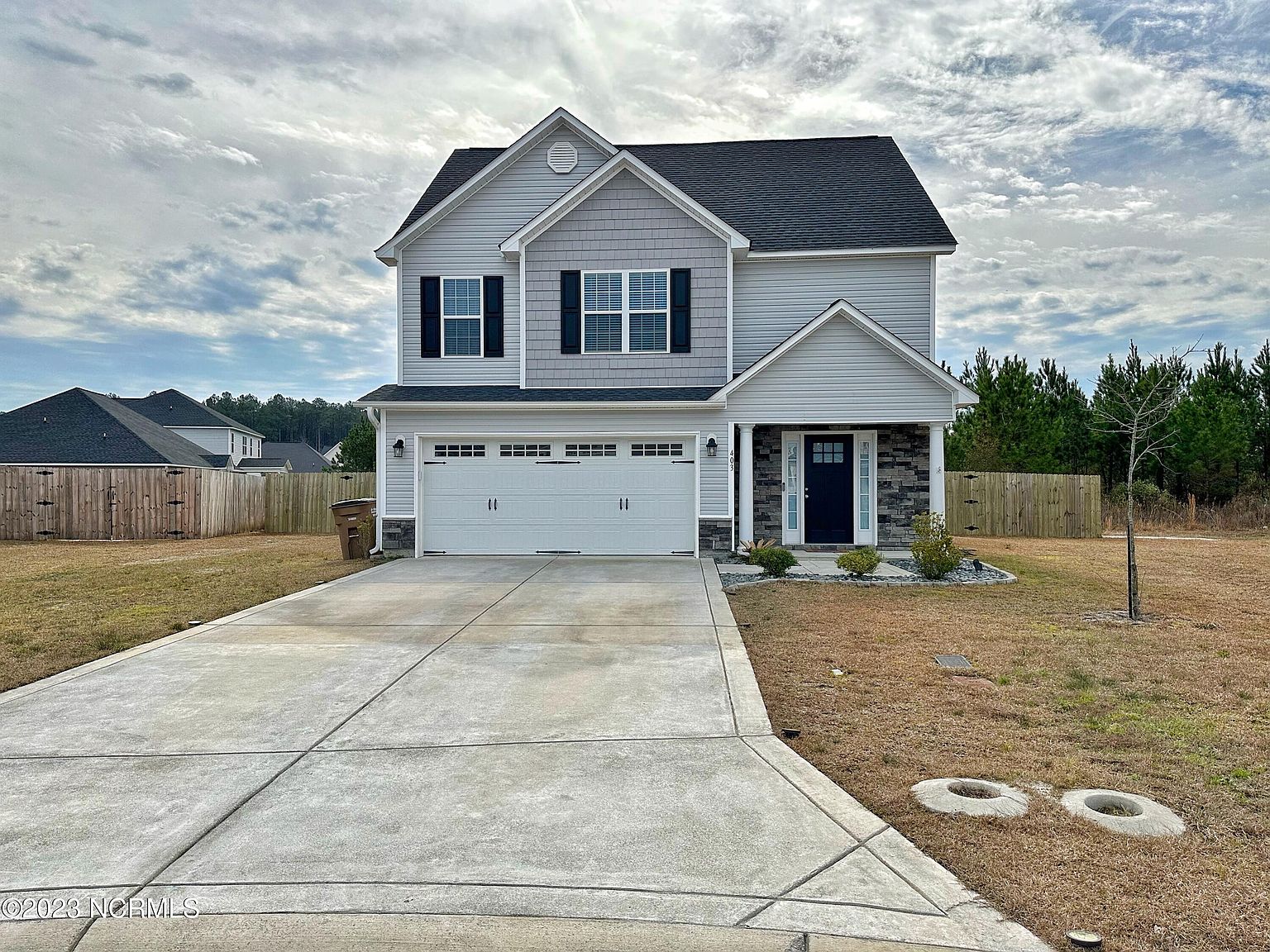 At Last&Co Lot.403 30 グレー Introducing the AT LAST & CO. Lot 147J Denim Jacket, a masterfully