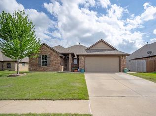 11208 NW 8th St, Yukon, OK 73099