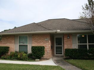 17105 Blackhawk Blvd, Friendswood, TX 77546
