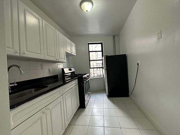 3rd image of 2095 Grand Concourse #22-1