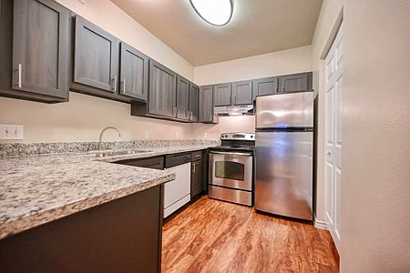 5th image of 2505 Washington Ave APT 434