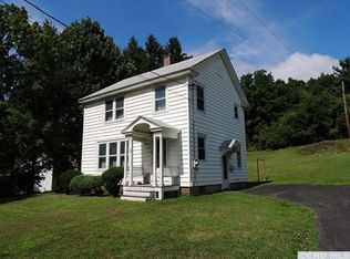 59 Austerlitz St, Chatham, NY 12037