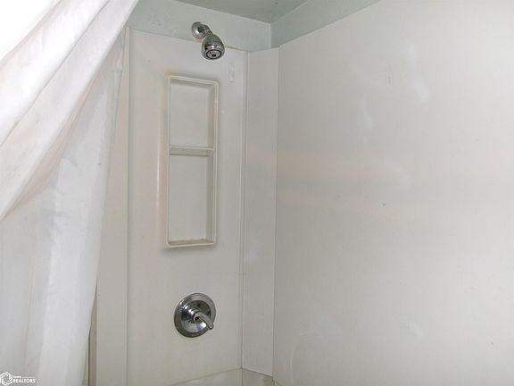 5th image of 102 S Madison St