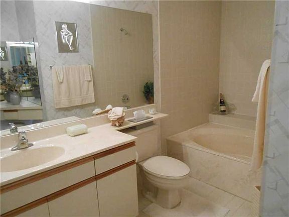 5th image of 3224 Laurel Oaks Ln