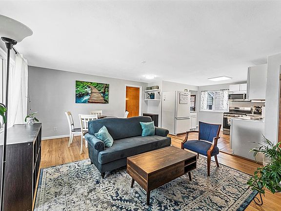 4th image of 4321 Fatima Dr