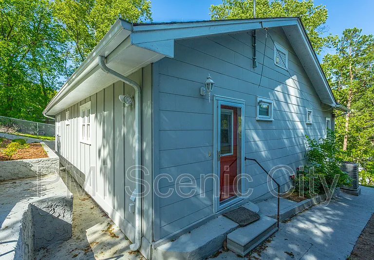 513 Lytle St — Photo 57