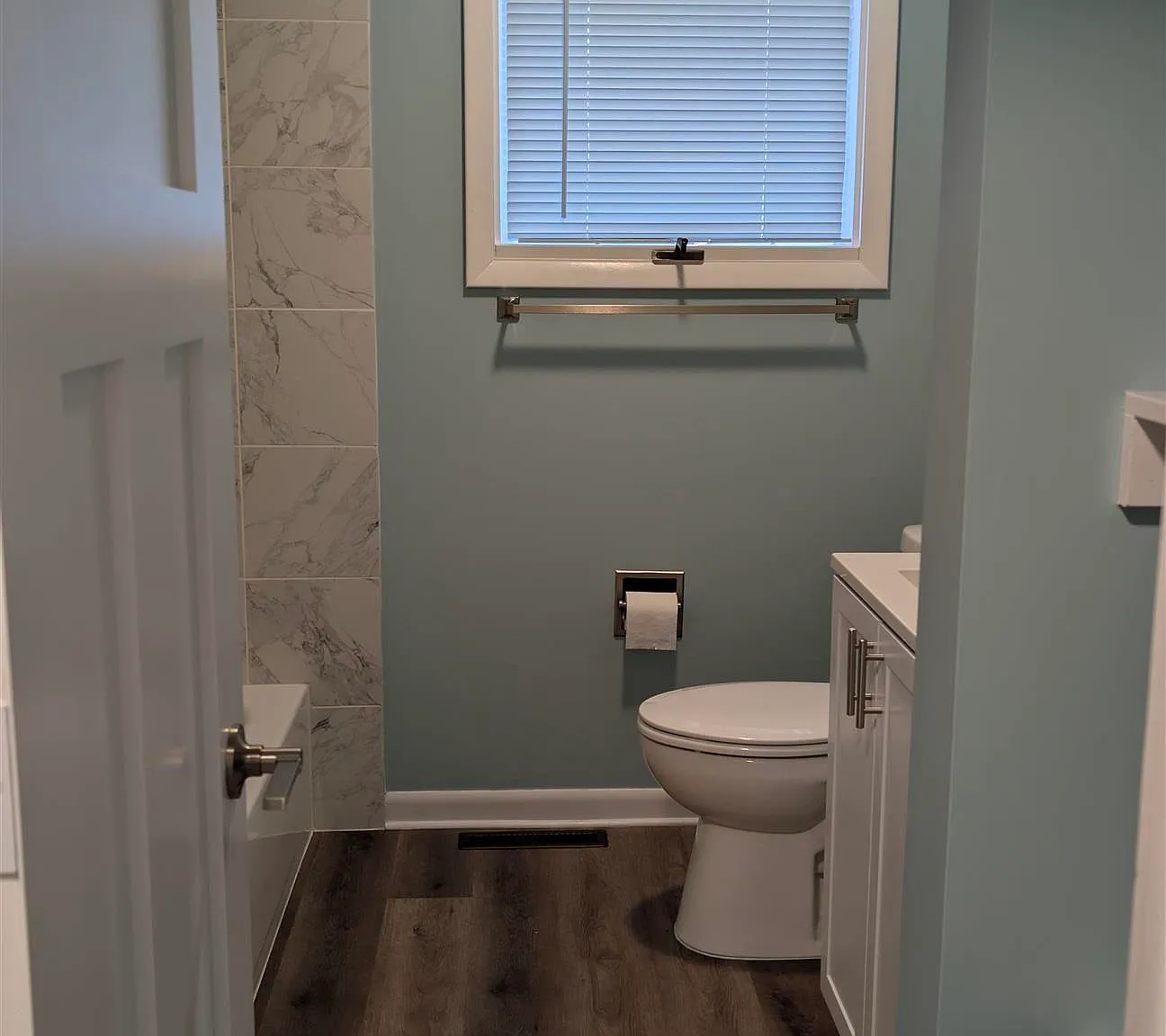 2 bed, 1.0 bath, $1,400 — Photo 4