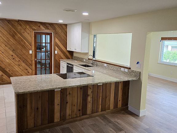 4th image of 3709 Lake Drawdy Dr