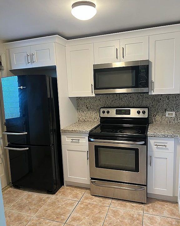 2nd image of 443 NE 195th St APT 441