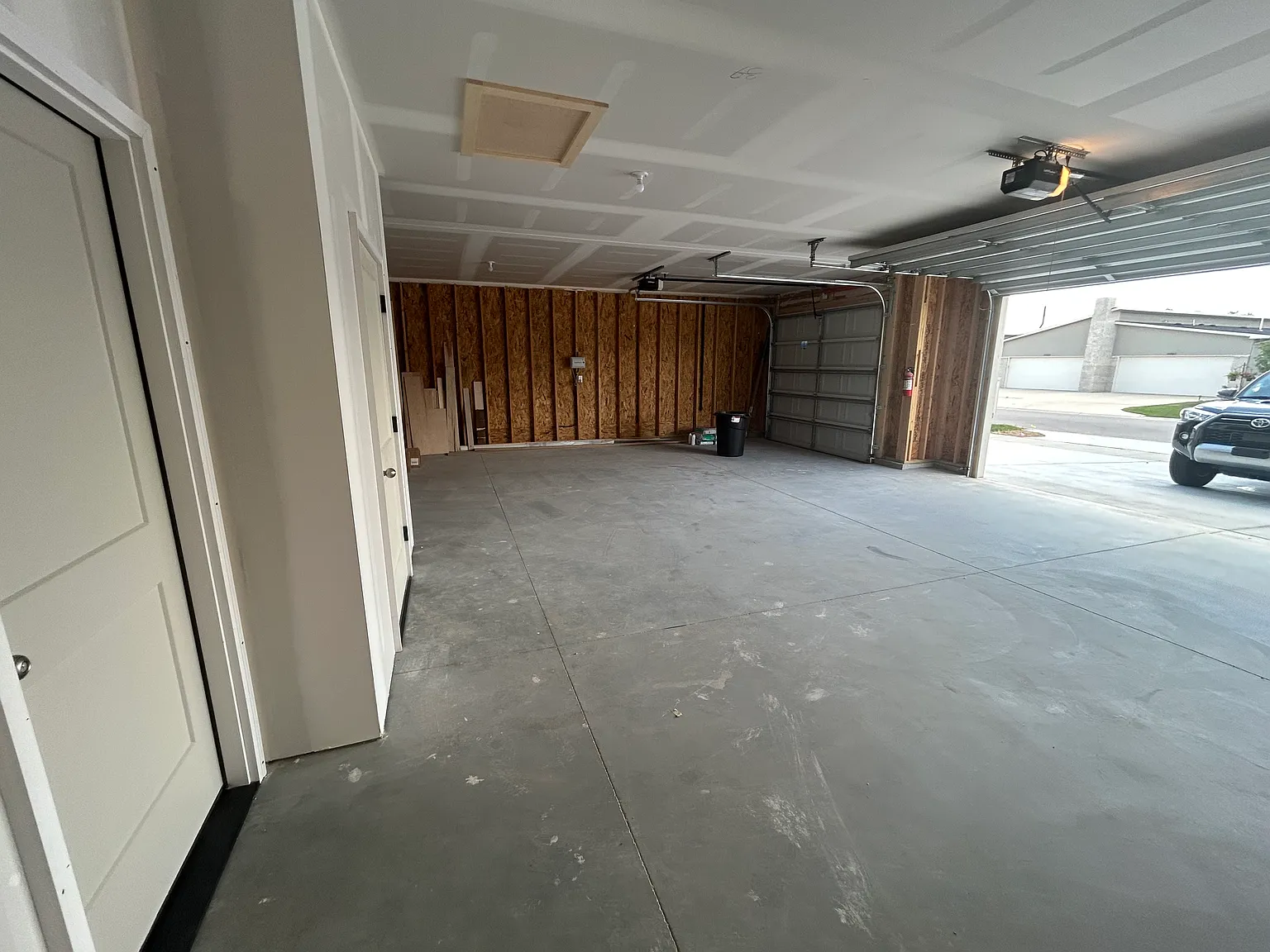 3 bed, 1362 sqft, $1,800 — Photo 2