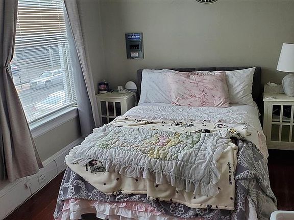 3rd image of 662 Bloomfield Ave