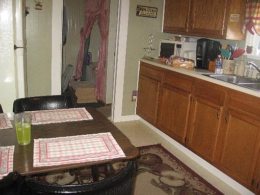 3rd image of 454 Holiday Ave