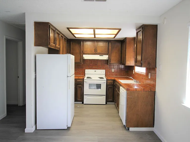1766 Conestoga Dr #D — Photo 3