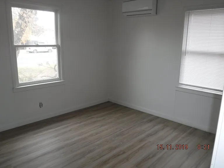 910 King St — Photo 7