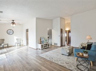 2955 Bowling St SW APT 238, Cedar Rapids, IA 52404