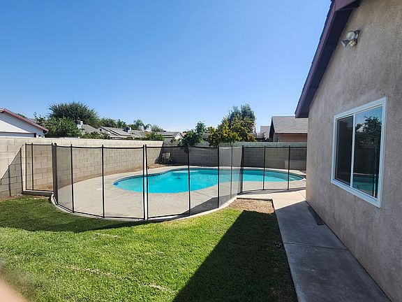 3rd image of 2129 Campus Dr