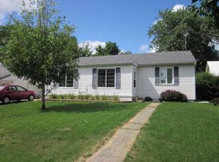 251 W Lincoln St, El Paso, IL 61738