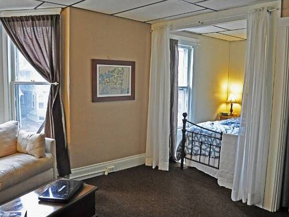 Sleeping Nook, Off Living