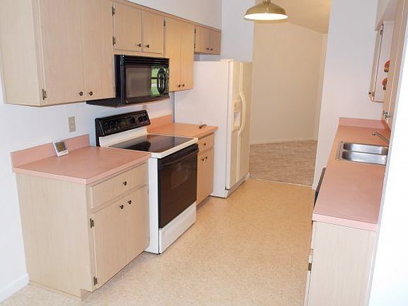 2nd image of 3401 N Tamarisk Ave